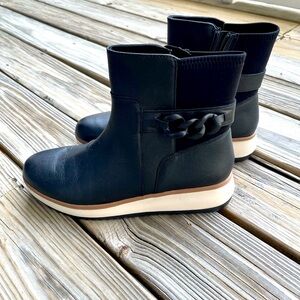 NEW Clarks Zylah Rose boots.